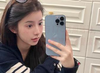 免费参与17c吃瓜活动，保证让你成为社交圈最受欢迎的复读机！