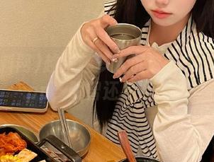 越来越多人沉迷于91黑料网app，明智还是愚蠢？
