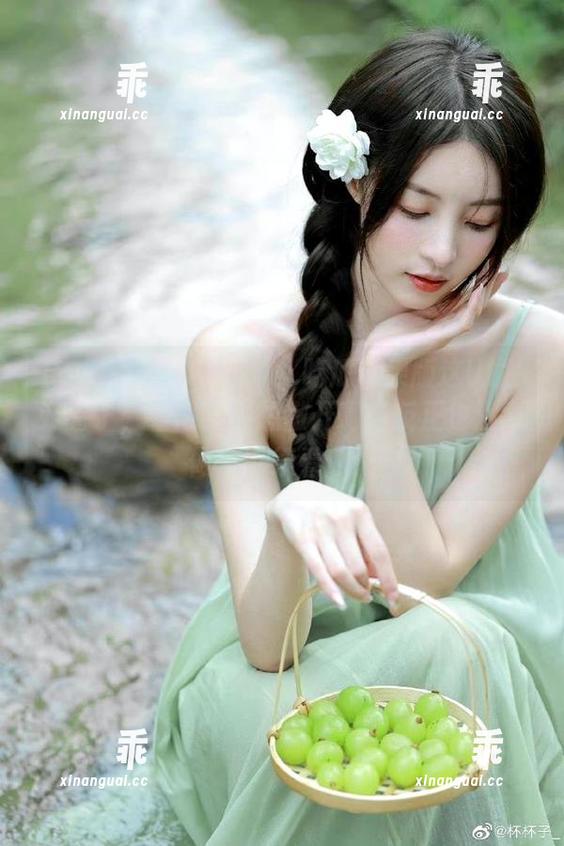 www.吃瓜 www.吃瓜苹果版这UI太好看了,看得我不想撇开啊,反正也没事做,继续看瓜!