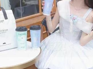 在线逛zzzttt黑料不打烊万篇长征网站，跟着我的心情一起疯狂吃瓜，不接受反驳！