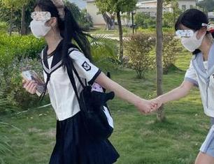新版吃瓜网苹果版，信息流连绵不绝，全网最新动态我怎么能错过！