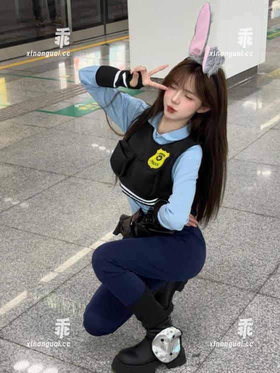 黑哥扒料 “黑哥扒料”苹果版的官网图标是不是太闪了,真的要晒瞎我的眼吗?
